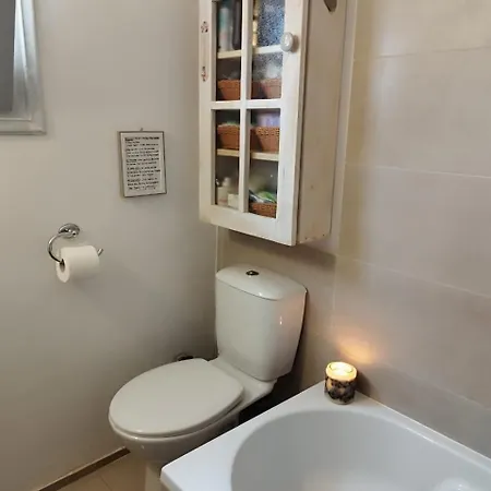Jenoa, Sealight House Vakantiehuis *